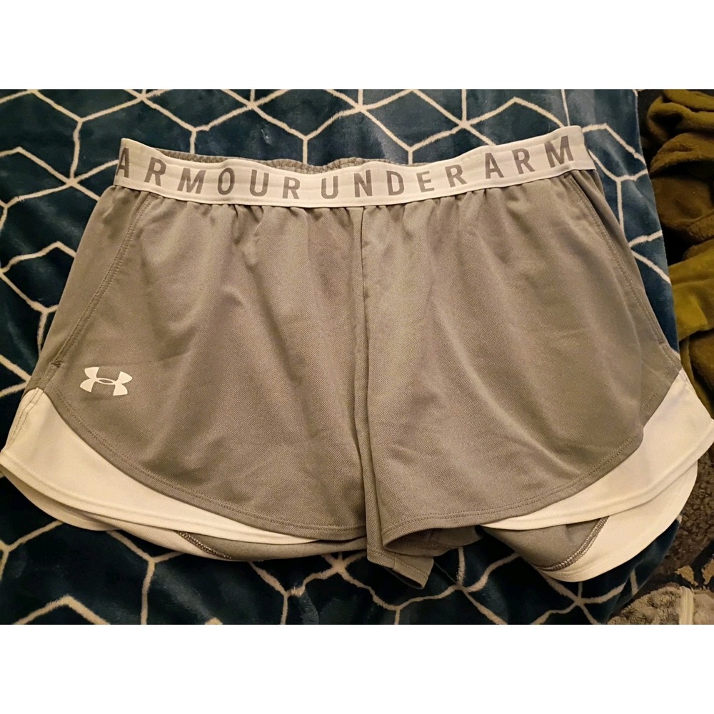 Under Armour HeatGear Women's Gray  Shorts Loose Fit Lightweight Pockets Size L